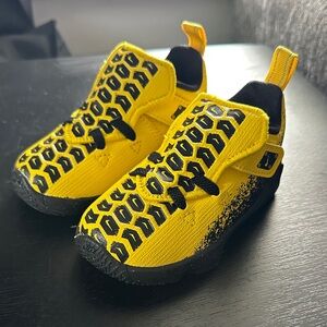 Stylish Yellow and Black Nike Kids Shoes